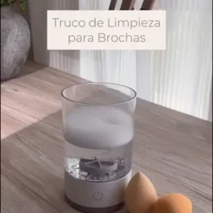 Limpiador eléctrico de brochas de maquillaje con espumador, ideal para mantener tus brochas limpias y listas para usar.