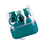 Kit de manicure para bebé con tijeras y cortaúñas en estuche transparente.