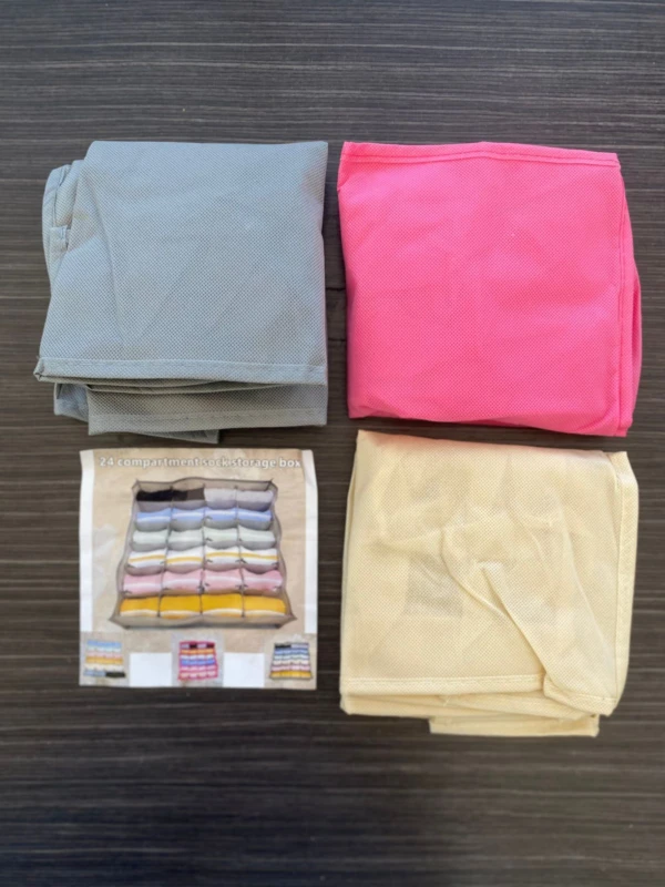 Organizador de cajones para ropa interior, lencería y calcetines en colores gris, rosa y beige.
