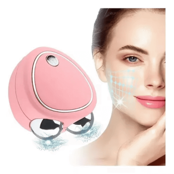 Dispositivo estiramiento facial rosa con rodillos masajeadores y efecto en piel de modelo.
