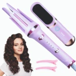 Combo rizador y cepillo alisador portátil rosa con modelo de mujer con cabello rizado.