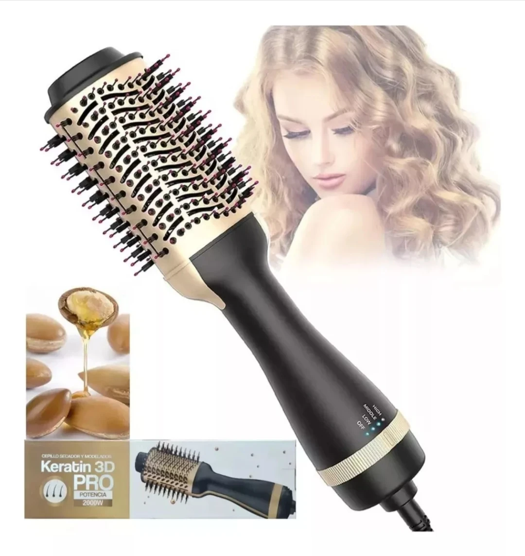 Cepillo secador Keratina 3D Pro, con cerdas para estilizar y dar volumen al cabello.