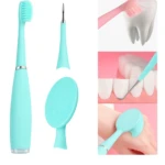 Cepillo eléctrico 3 en 1: limpia dientes, lengua y masajea rostro.