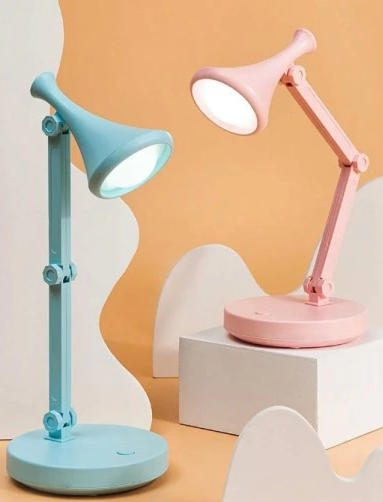 Lámpara de escritorio pequeña Zo azul y rosa, ideal para niños y estudiantes.