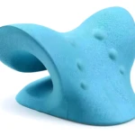 Almohada azul para estirar la espalda y aliviar la tensión cervical, con relieve masajeador.