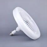 Bombillo LED con aspas de ventilador integradas, diseño blanco moderno para techo.