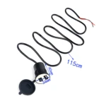 Cargador USB moto impermeable DG8644: toma 12V con tapa, cable 115cm y bornes visibles.