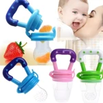 Chupo de silicona para bebé con fruta, ideal para alimentación complementaria, colores vibrantes.