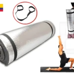 Colchoneta Thermolon Mat para Yoga Lavef: enrollada, con correas y hombre en pose de yoga.