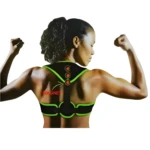 Corrector de postura unisex negro y verde con tres imanes, ideal para mejorar la espalda.