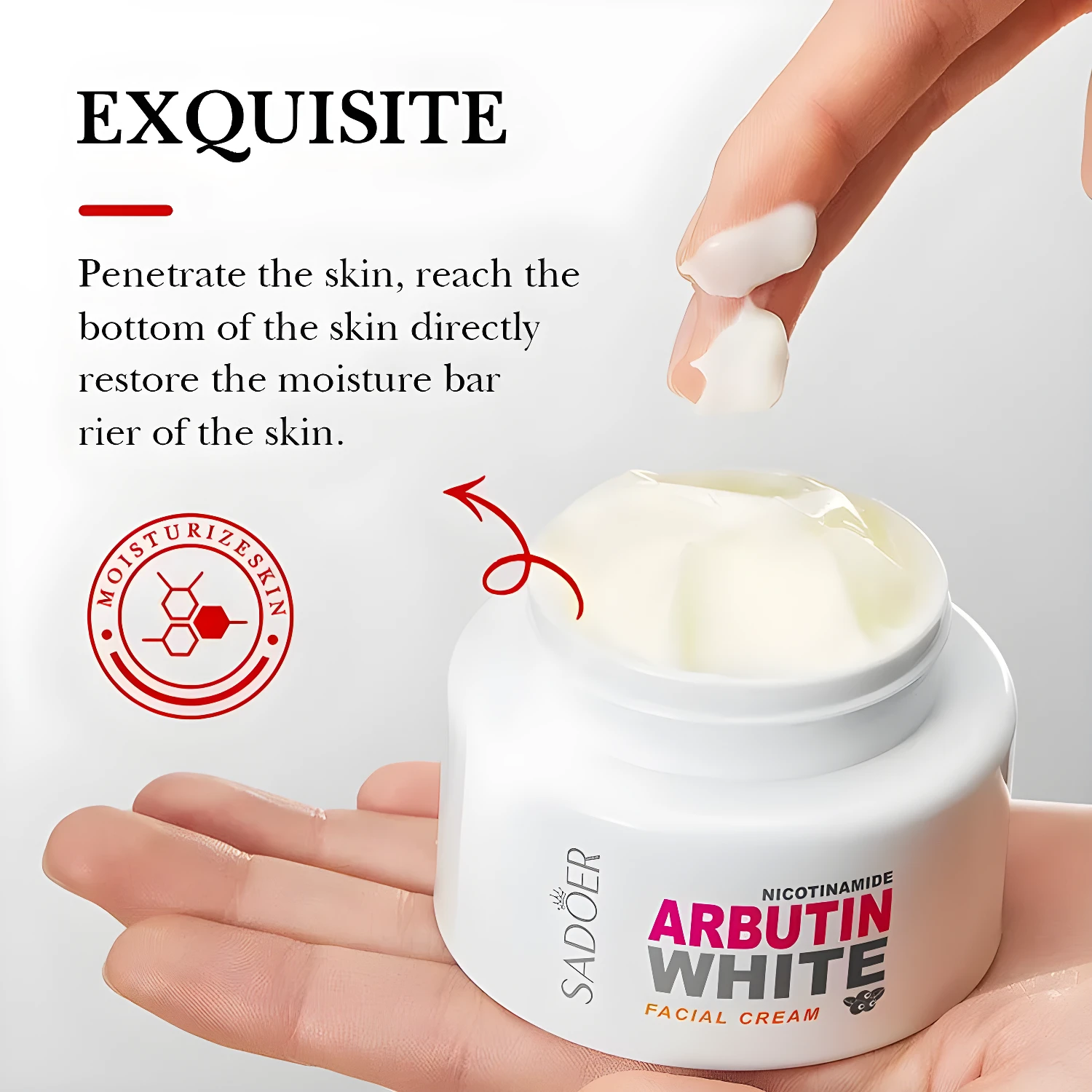Crema facial aclarante Arbutin Sadoer con textura sedosa en frasco blanco, aplicada por una mano.