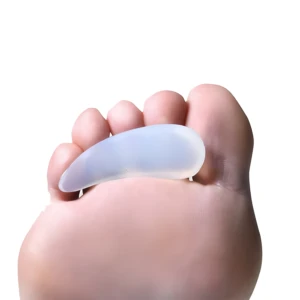Estribo terapéutico de silicona para aliviar el dolor en los dedos del pie.