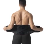 Faja ortopédica correctora de postura negra para hombre, soporte lumbar ajustable.