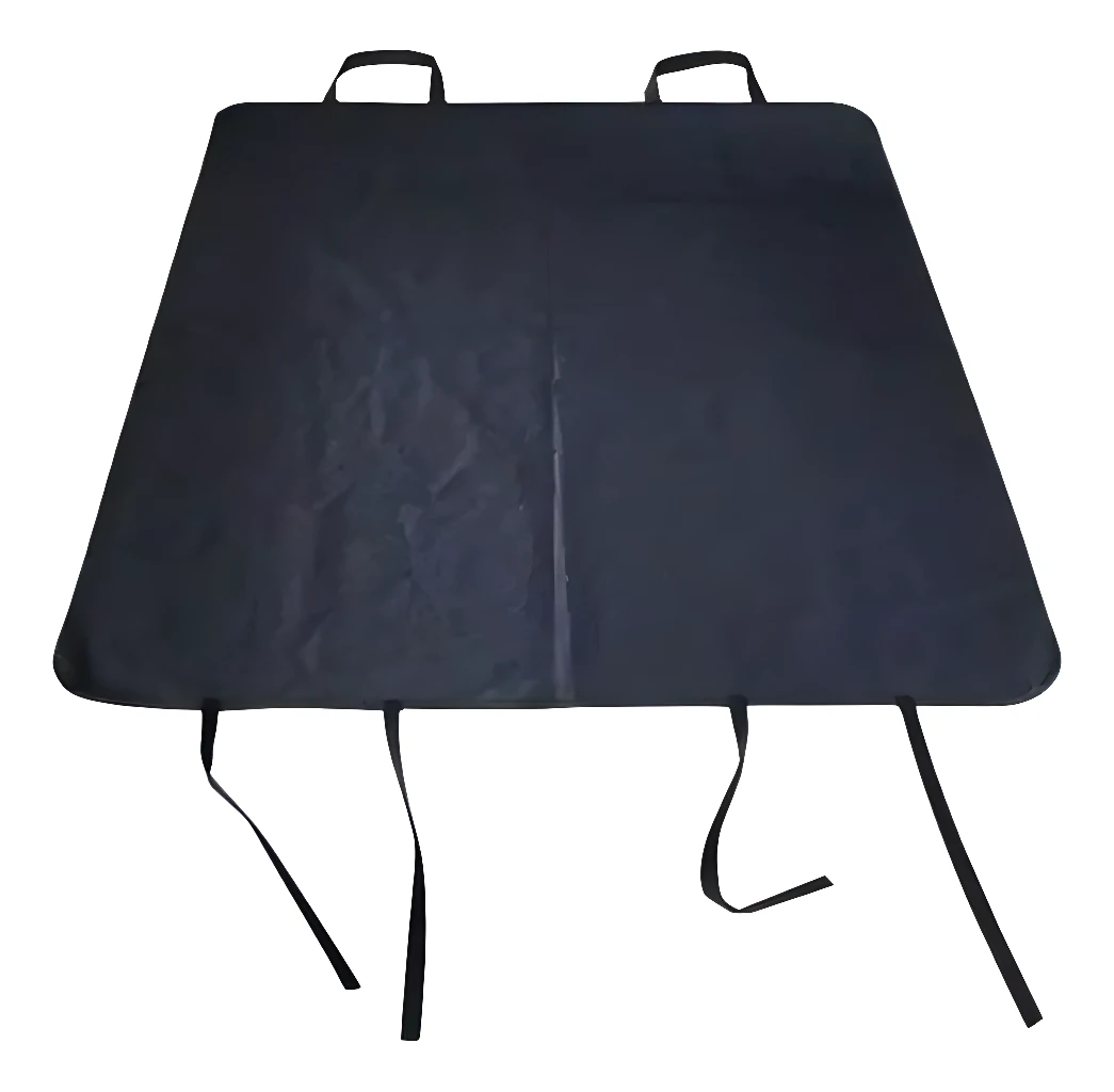 Forro protector negro para silla de carro de mascota, con correas y asas.