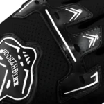 Guantes de moto y ciclismo Livianos A02 con protecciones y diseño deportivo en negro.