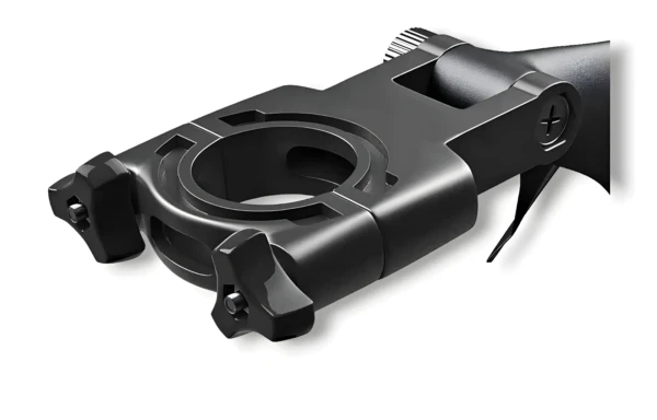 Guardabarro de lujo para bicicleta, soporte de montaje negro en primer plano.
