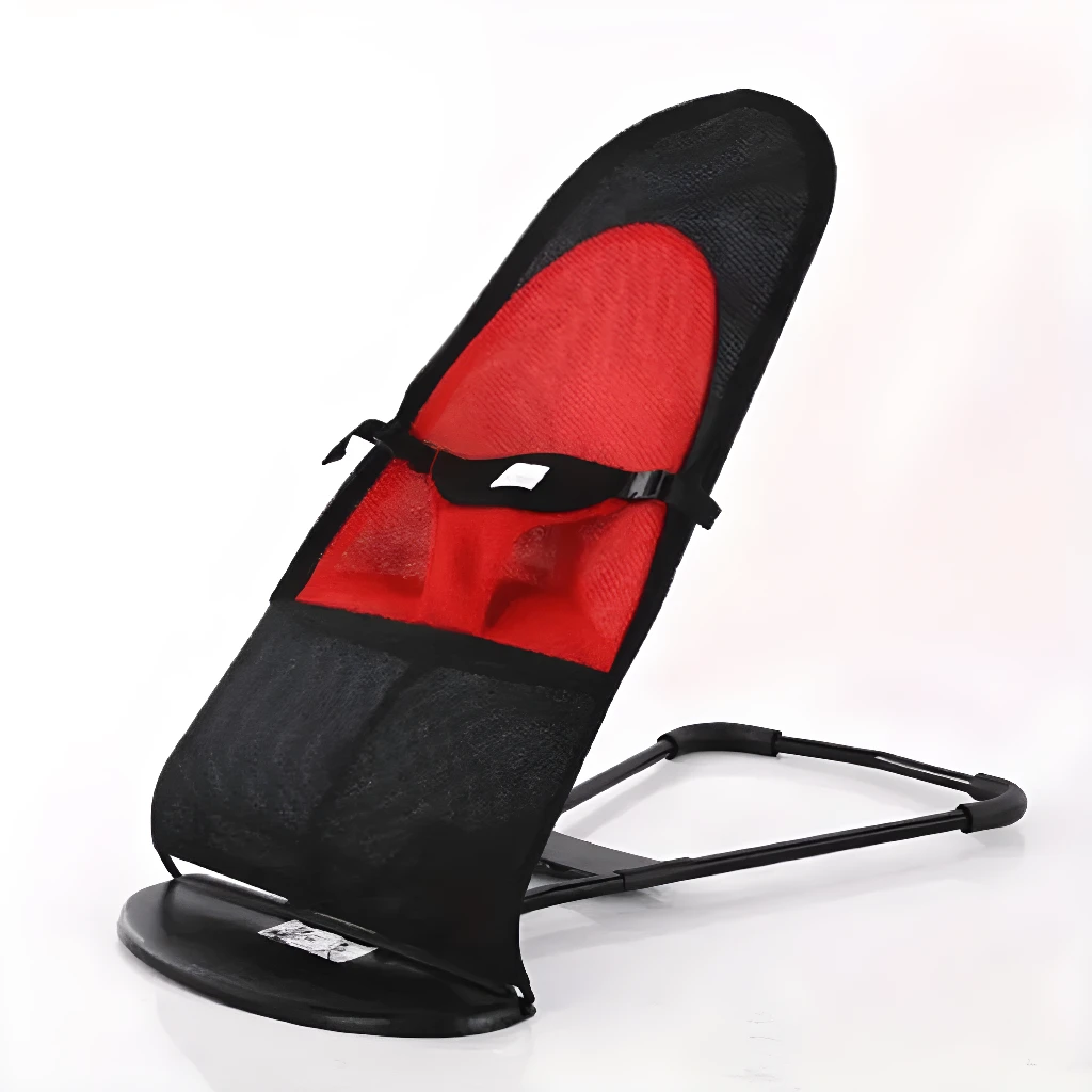 Hamaca ergonómica para bebé roja y negra, de diseño práctico y moderno.