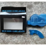 Kit de limpieza para cadena de bicicleta azul en empaque negro.