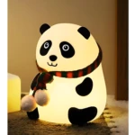 Oso panda de silicona iluminado con bufanda festiva, luz nocturna suave para niños.