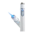 Lápiz de luz azul láser blanco para tratamiento de piel, con haz brillante.