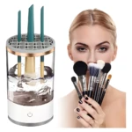 Minilavadora de brochas de maquillaje automática con woman sosteniendo brochas limpias y secas.