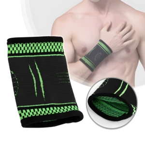 Set x2 muñequera elástica deportiva negra con verde para protección en ejercicio y gimnasio.