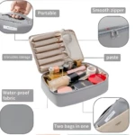 Neceser organizador de maquillaje de viaje, compacto, impermeable, con compartimentos para brochas y cosméticos.