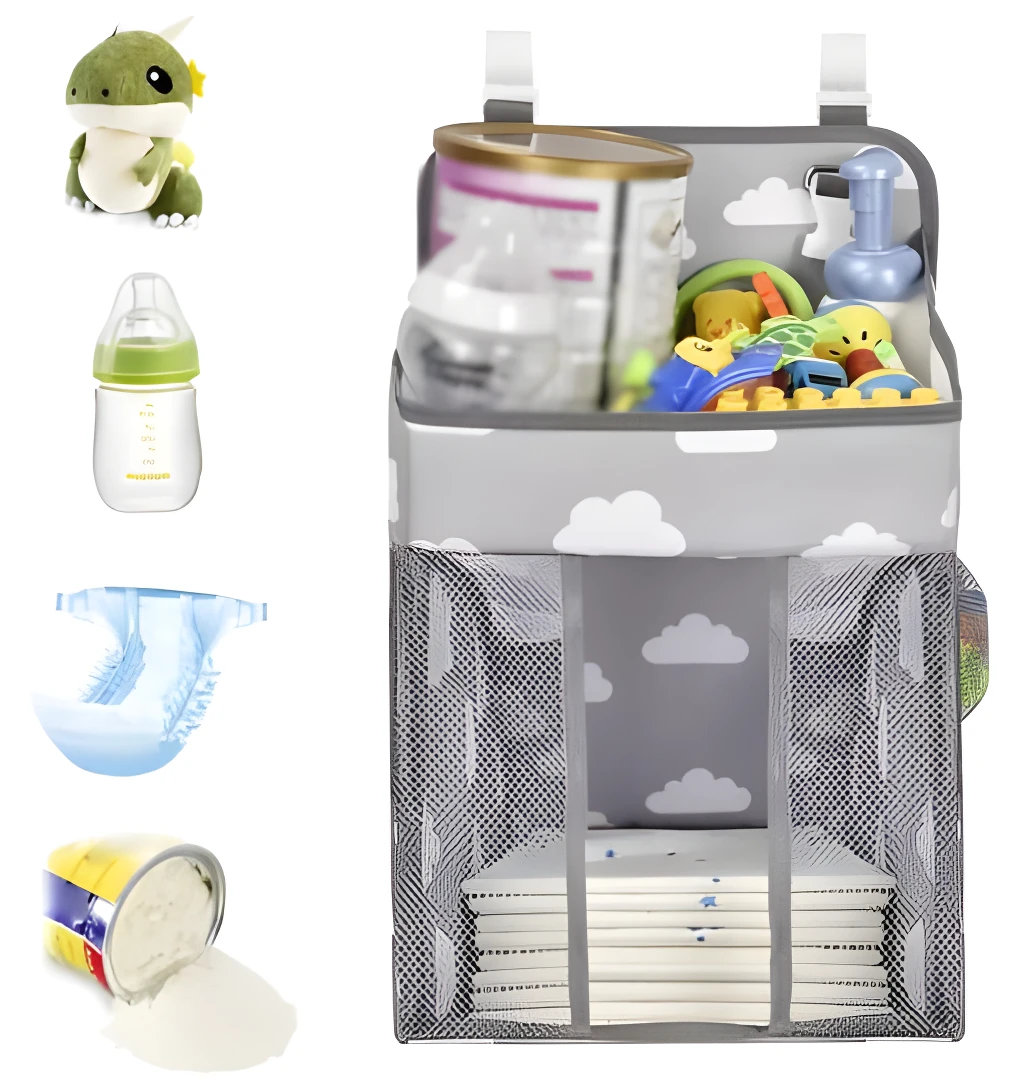 Organizador de cuna gris con nubes, para teteros, pañales, peluches y más.