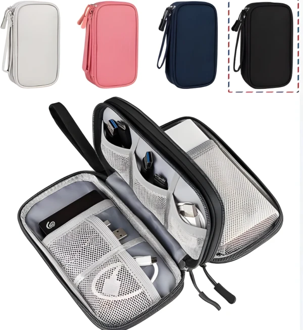 Organizador multiusos negro para baterías y cables, con compartimentos interiores y cremalleras.