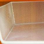 Organizador multiusos Gabeta blanco de malla metálica para almacenamiento.