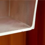 Organizador multiusos Gabeta blanco, malla metálica, vista desde arriba.