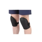 Rodilleras negras para trabajo, jardinería y carpintería, protegiendo las rodillas.