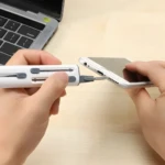 Set x2 cepillo limpiador de teclado y móvil, herramienta de precisión para limpieza electrónica.