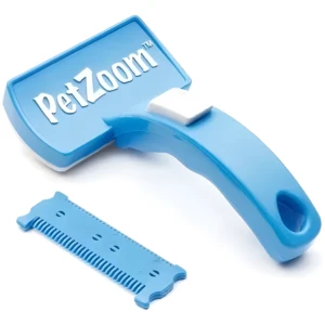 Cepillo quitapelos azul para mascotas PetZoom con peine desmontable, ideal para perros.