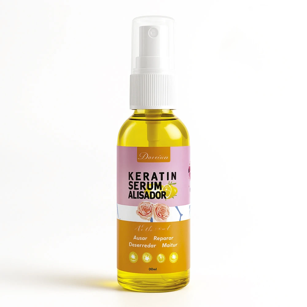 Serum de keratina alisador Divinas 60ml, en frasco transparente con atomizador, líquido amarillo y etiqueta rosa con detalles florales.