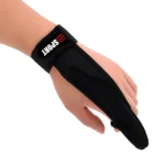 Guante protector de pesca negro para dedos, con banda ajustable y logo "SPORT".
