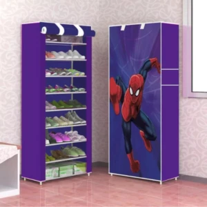 Organizador de zapatos morado de 9 niveles con de Spiderman en la puerta.