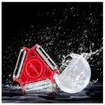 Rebanador triangular rojo multifuncional 3 en 1, con cuchillas de acero inoxidable, salpicado por agua.