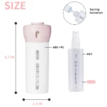 Dispensador de líquidos para viaje en ABS y PC, rosa y blanco, con medidas 6.7x2.4 pulgadas. Incluye atomizador PET 1.4 oz.