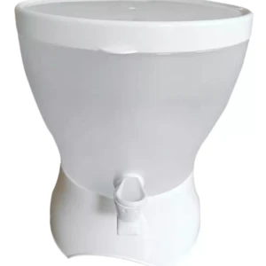 Dispensador de bebidas blanco con tres compartimentos transparentes y grifo dispensador.