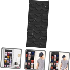 Colgador organizador de gorras negro con 24 bolsillos transparentes, usado en puerta para almacenar gorras de béisbol.