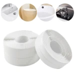 Dos rollos grandes de cinta de sellado blanca impermeable con borde preformado, ideal para baño y cocina.