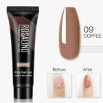 Tubo de polygel Rosalind color 09 Coffee para construcción rápida de uñas, incluye muestra del tono marrón sólido y comparativa de uña antes y después.