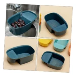 Colador para fregadero azul oscuro, ideal para lavar frutas y verduras en el lavabo.