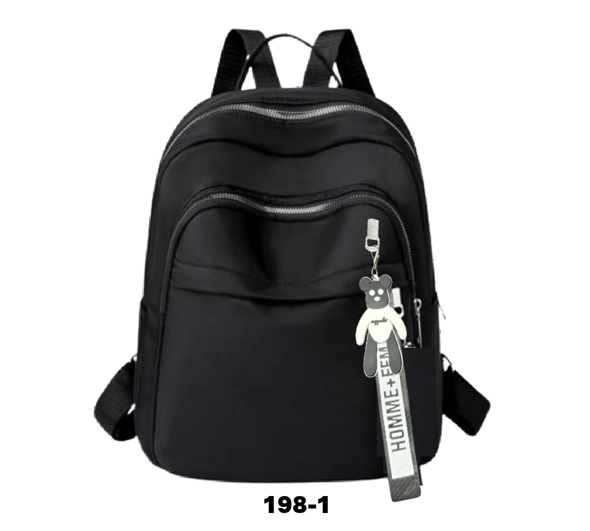 Morral negro de dama en tela, diseño minimalista, con cremalleras plateadas y llavero de oso blanco y negro con tira "HOMME + FEM". Ref198-1.