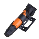 Mini bomba de aire para bicicleta, color naranja y negro, con soporte de montaje para marco.