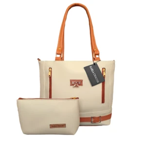 Bolso tote beige Karla Chacon con herrajes dorados y detalles en café, incluye cosmetiquera a juego.