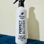 Termo protector capilar French's Gold Perfect Blower en botella blanca con atomizador negro, sella puntas y da brillo.