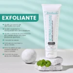 Exfoliante capilar en tubo blanco, 120 ml, con lista de beneficios en el costado, presentado sobre piedras con menta.