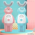 Cepillos dentales eléctricos infantiles en forma de oso, uno rosa y otro azul, con cabezal en forma de U.